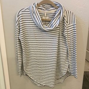 Long sleeve white and black tee/sweater